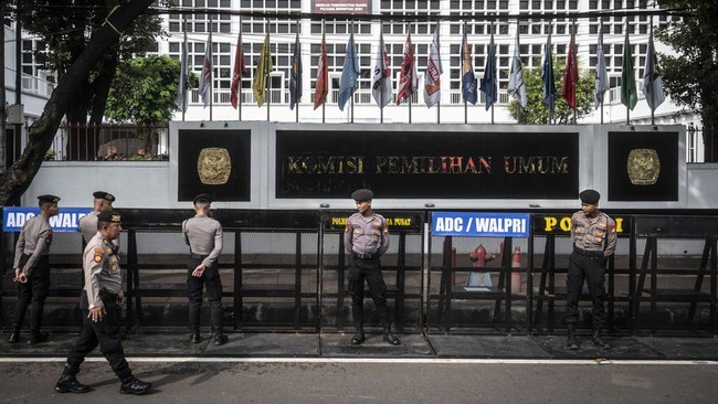 Keputusan Komisi Pemilihan Umum (KPU) Ditunda: Pengumuman Kursi Anggota Dewan Tertunda