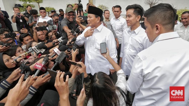 Prabowo Subianto melontarkan candaan tentang wartawan saat konferensi pers di kantor KPU usai ditetapkan jadi presiden terpilih.