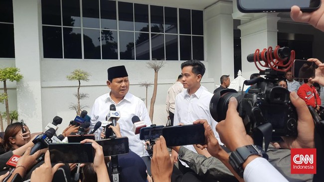 Ekonom menyebut banyak pencapaian di bidang ekonomi selama setahun Prabowo-Gibran. Namun, mereka menyebut masih banyak perbaikan perlu dilakukan.