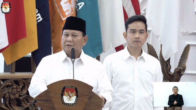 Prabowo menegaskan pilpres telah usai. Maka, seluruh unsur pimpinan negeri ini harus bersatu demi rakyat.