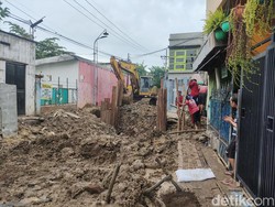 PDAM Surabaya Minta Maaf Warga Mengais Air Bersih Imbas Proyek Gorong-Gorong