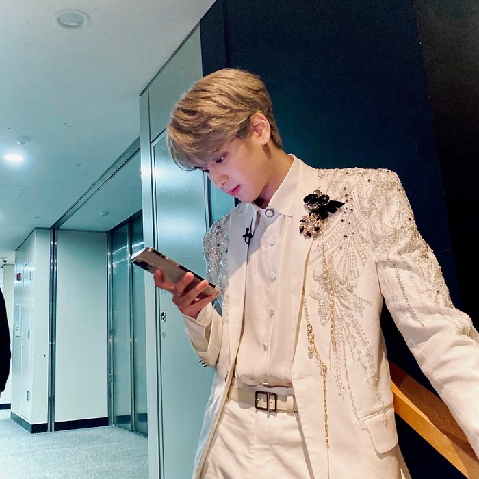 Tak hanya Bobby saja, 143 Entertainment juga umumkan Chanwoo menyusul rekannya untuk wamil. Member IKON ini bakal memulai tugasnya pada 27 Mei mendatang./ Foto: instagram.com/chan_w000