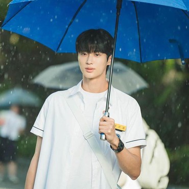 Lirik Lagu Terjemahan Sudden Shower - Byeon Woo Seok (OST Lovely Runner)