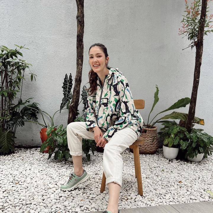 <p>Tak sampai di sana, kakak dari aktris sekaligus model Julie Estelle ini juga ditanyai soal investasi NFT. Ia mengaku memiliki rencana untuk ikut berinvestasi di sana. Untuk investasi yang satu itu, ia berencana hadir sebagai kreator, Bunda. "Kalau saya, (berencana) akan mengeluarkan produk NFT karena saya orangnya kreatif sekali dan<em> i love create</em>," tuturnya. (Foto: Instagram @cathysharon)</p>