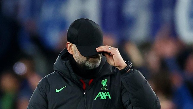 Jurgen Klopp menjalani musim terakhirnya di Liverpool dan peluangnya menggelar perpisahan manis di Liga Inggris makin tipis.