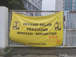 Wisma Atlet Kemayoran Direnovasi, Pagar Rusak hingga Ditumbuhi Semak Belukar