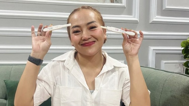 Kulineran Nina 'Mpok Alpa' yang Dikabarkan Hamil Anak Ketiga