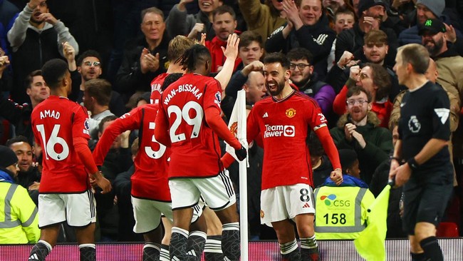 Manchester United meraih kemenangan 4-2 atas tim juru kunci Sheffield United pada laga tunda pekan ke-29 Liga Inggris.