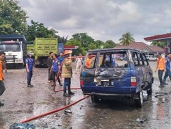 Mobil Kijang Dimodifikasi Bawa BBM Ilegal Meledak-Terbakar di Muara Enim