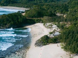 Wisata Hidden Gem Malang Pesona Pantai Tanjung Penyu Mas