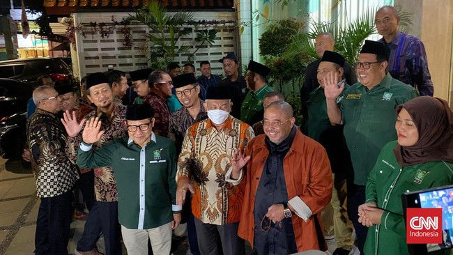 Ketua Umum PKB Muhaimin Iskandar (Cak Imin) mengatakan Tim Pemenangan Nasional Anies-Muhaimin (AMIN) akan dibubarkan pada Jumat (26/4) besok.