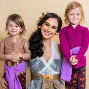 Gaya Kompak Artis dan Anaknya saat Kenakan Kebaya, Jadikan Inspirasi Outfit Tradisional Ibu-Anak