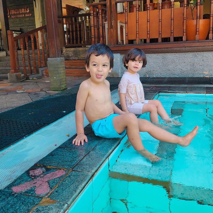 <p>"Walaupun agak bule, nama anak-anaknya Indonesia banget," ujar seorang netizen. "<em>Gemoy</em> sekali Kakak Aisyah dan Abang Rayden," kata netizen lainnya dengan emotikon hati. (Foto: Instagram: @kimberlyryder)</p>