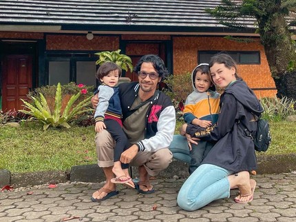 7 Potret Rayden dan Aisyah, Kedua Anak Kimberly Ryder yang Berwajah Bule