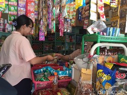 Ekonom Sebut Tak Ada Persaingan Warung Madura dengan Minimarket Modern