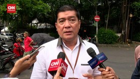 VIDEO: Ganjar Tak Hadir di KPU, Silvester: Kalah Itu Menyakitkan
