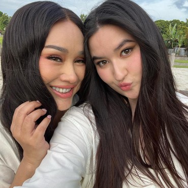 Titi DJ Ungkap Stephanie Poetri akan Gelar Resepsi Pernikahan di Indonesia