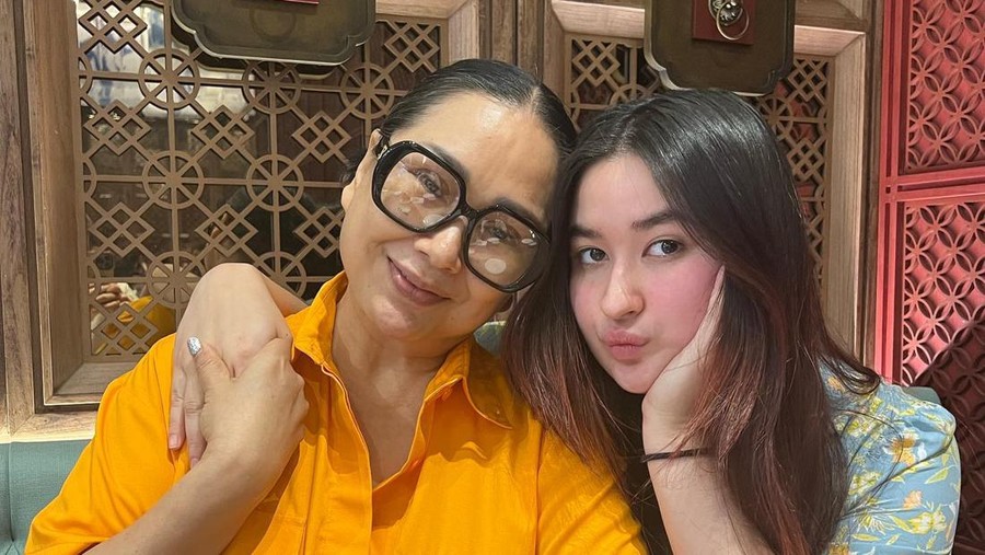 Titi DJ dan sang putri, Stephanie Poetri