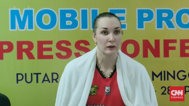 Bintang voli putri asal Rusia, Irina Voronkova menggetarkan pelaksanaan PLN Mobile Proliga 2024 meski baru tiga hari tiba di Indonesia.