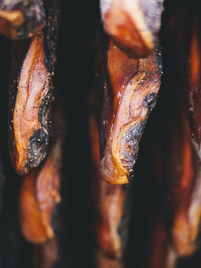 Daging asap 3 Cara Masak yang Timbulkan Racun pada Makanan, Yuk Pahami!