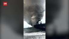 VIDEO: Detik-detik Kebakaran Besar di Oceanside Pier California AS