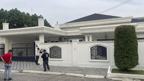 KPK Sita Rumah Bupati Labuhanbatu Nonaktif Erik Atrada Ritonga