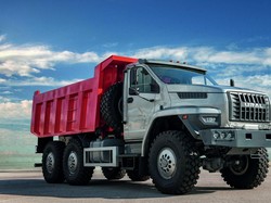 Kenapa Truk Bermoncong Jarang Ditemui di Jalanan? Ini Alasannya