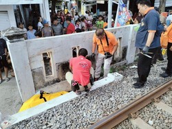 Wanita Probolinggo Tewas Tertabrak KA di Tandes Surabaya