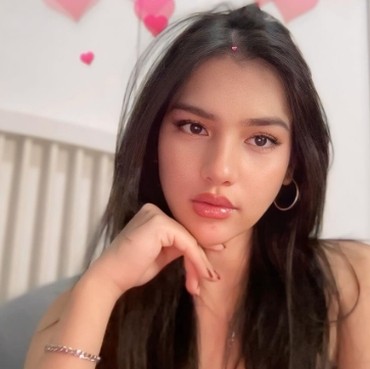 Adegan Ranjang dengan Deva Mahenra Dinilai Vulgar, Davina Karamoy: Kita Banyak...