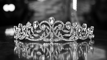 BUNDA DUA ANAK BERSAING DI MISS UNIVERSE 2024