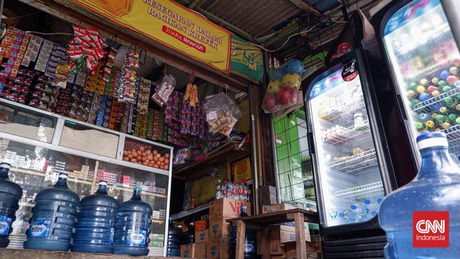 Pemprov Bali menegaskan tak ada aturan daerah yang membatasi jam buka warung Madura yang biasanya beroperasi 24 jam.
