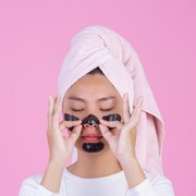 7 Kebiasaan Pemicu Komedo Menumpuk, Cek Kamu Sering Lakukan?