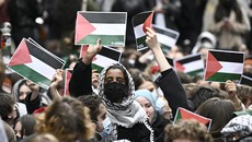 FOTO: Mahasiswa Pendukung Palestina dan Israel Bentrok di Paris