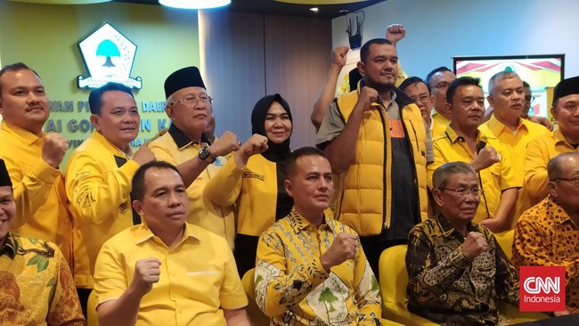 Ijeck mengatakan pihaknya tak menginginkan persaingan dirinya dengan Bobby menjadikan Golkar pecah.