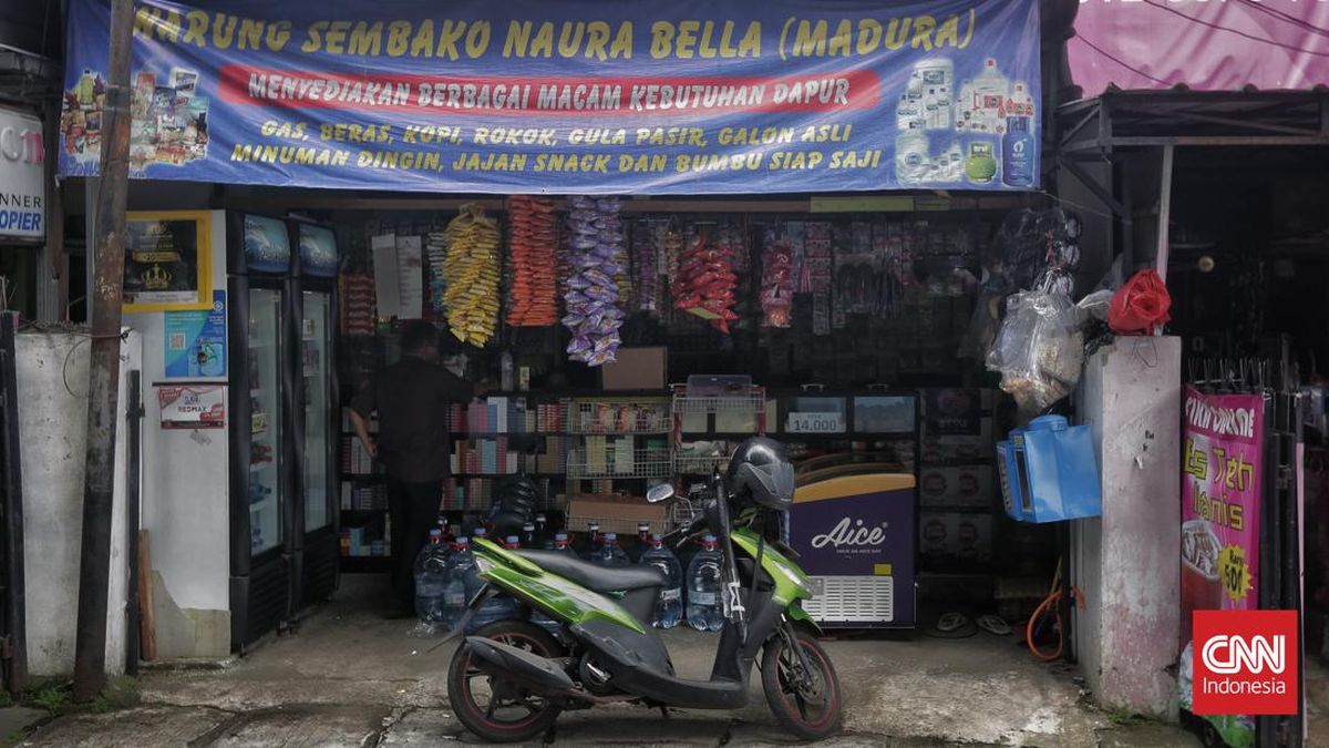 FOTO: Warung Madura Tetap Buka 24 Jam di Tengah Polemik
