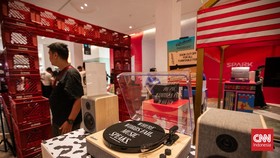 FOTO: Berburu Kaset dan Vinyl di Record Store Day Indonesia 2024