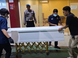 Keluarga Tak Mau Brigadir RA Diautopsi, Jenazah Diterbangkan ke Manado