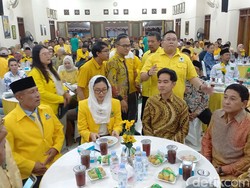 Gibran Hadiri Halal Bihalal Partai Golkar Solo, Bantah Ada Sinyal Bergabung