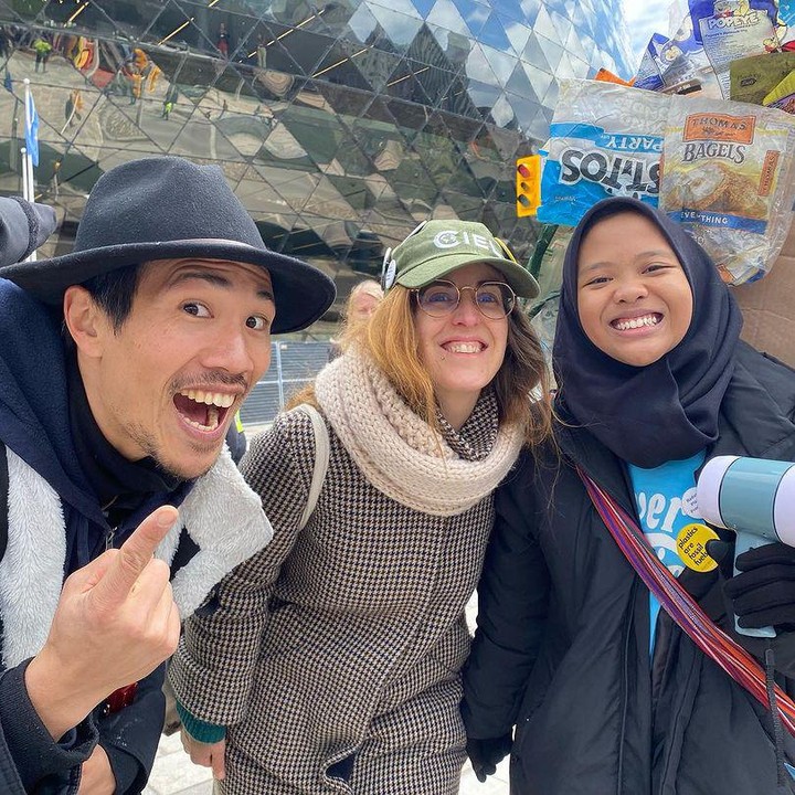 <p>Nina merupakan siswa kelas XI SMA Muhammadiyah 10 Gresik yang kini menjadi co-Captain di River Warrior Indonesia. Baru-baru ini, ia mewakili Indonesia pada konferensi United Nation for Environmental Programme (UNEP) di Ottawa, Kanada. (Foto: Instagram @aeshnina)</p>