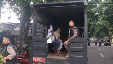 Identitas dan Tampang Emak-emak yang Maksa Minta Sedekah di Bogor