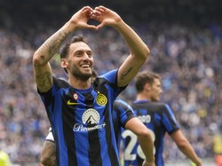 Calhanoglu Ogah Pindah ke Lain Hati