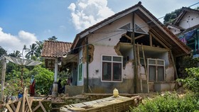 Megathrust, Ilmuwan Dorong Peredam Gempa dari Karet untuk Rumah