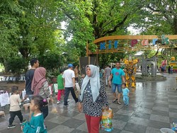 Taman Kambang Iwak Jadi Pilihan Favorit Warga Palembang untuk Olahraga-Kuliner