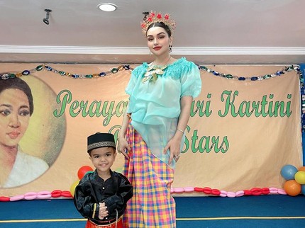 5 Potret Razeen Putra Bungsu Teuku Rafly & Nurah Syahfirah Tampil di Acara Sekolah, Bikin Gemas & Percaya Diri