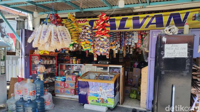 Alasan Warung Madura Buka 24 Jam