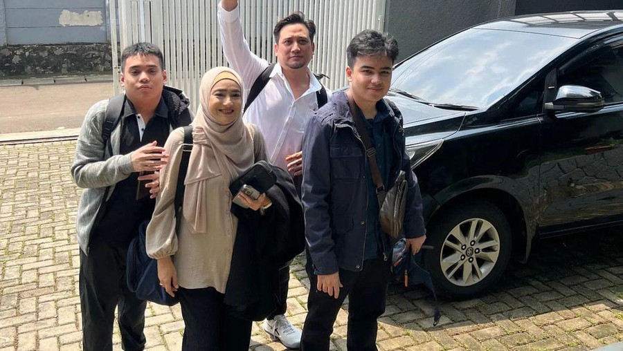 7 Potret Rumah Tengku Firmansyah dan Cindy yang Tetanggan dengan Artis Cilik di Kanada