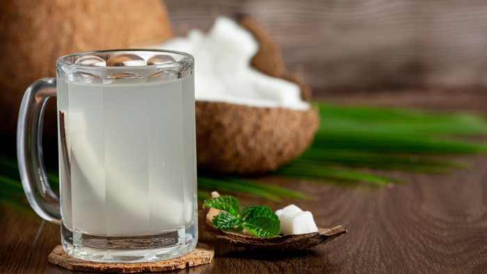 Ini Waktu yang Tepat Minum Air Kelapa Agar Dapat Rasakan Khasiatnya