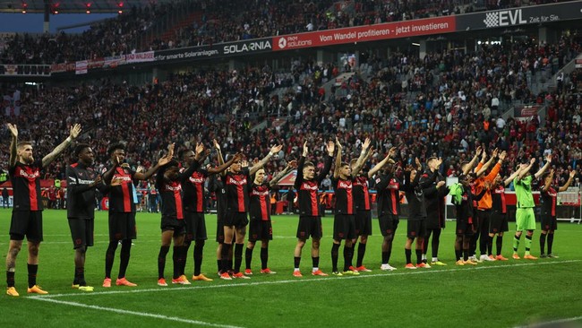 Bayer Leverkusen terus menunjukkan kegigihan untuk menorehkan 'invincible treble' musim ini. Mereka tinggal perlu menjalani tujuh laga di depan mata.