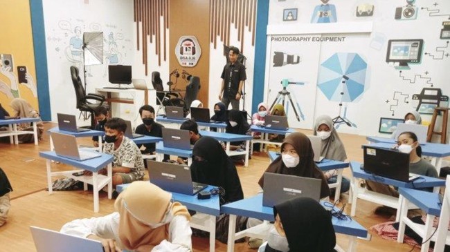 SMP Telkom Purwokerto, di Kabupaten Banyumas di bawah Yayasan Pendidikan Telkom (YPT) Bandung, menunjukkan hasil nyata pembelajaran literasi digital.