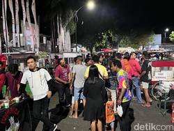Asyiknya Nobar Piala Asia U-23 di Banyuwangi, Warga Gratis Makan dan Minum